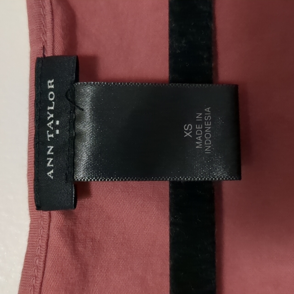 Ann Taylor Blouse - Picture 4 of 6